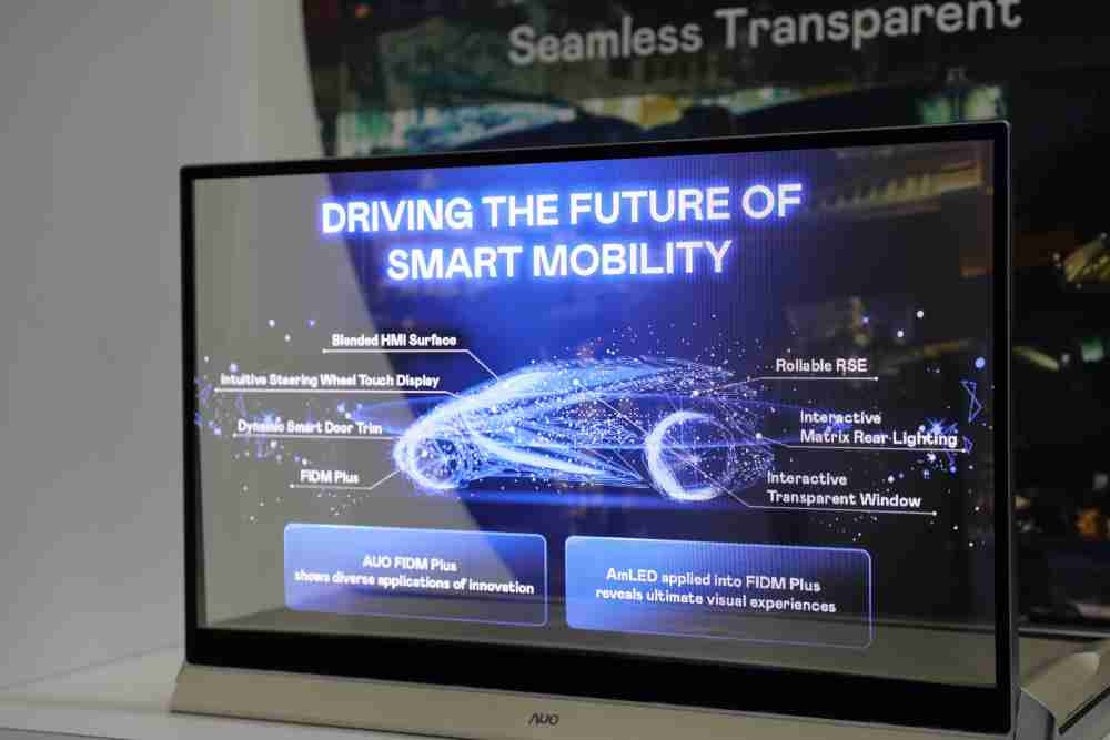 糖果派对凭借着超高亮度和透明度，，，这款30吋透明Micro LED显示器在AR系统与智慧零售具有潜在的应用价值。。