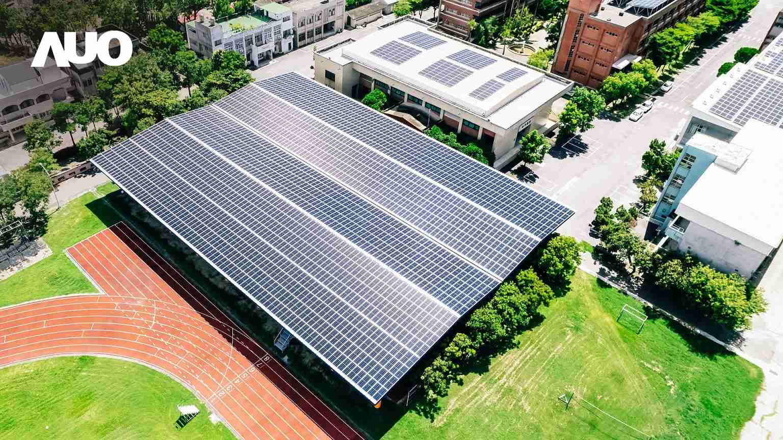 糖果派对SunSteel光电整合型浪板具备快速安装、、、轻量化优势，，可提升15%发电效能，，通过国际IEC与台湾VPC认证安全、、、、防漏、、、、耐候标准